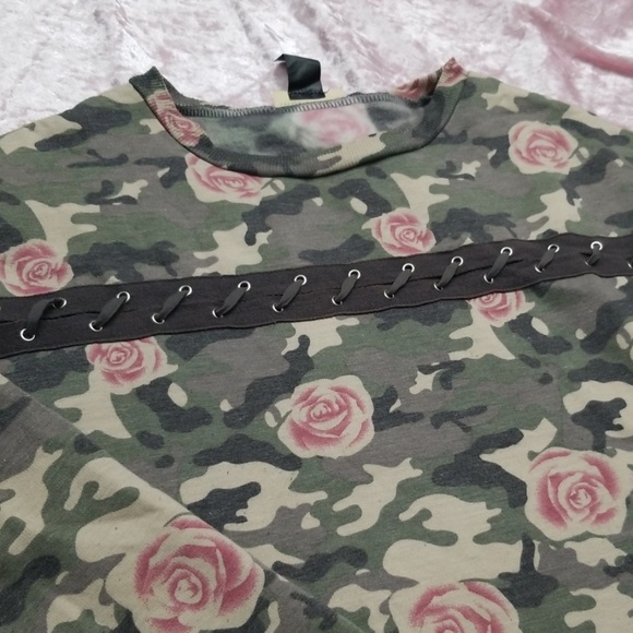 Rose and army pattern sweater - Picture 2 of 2